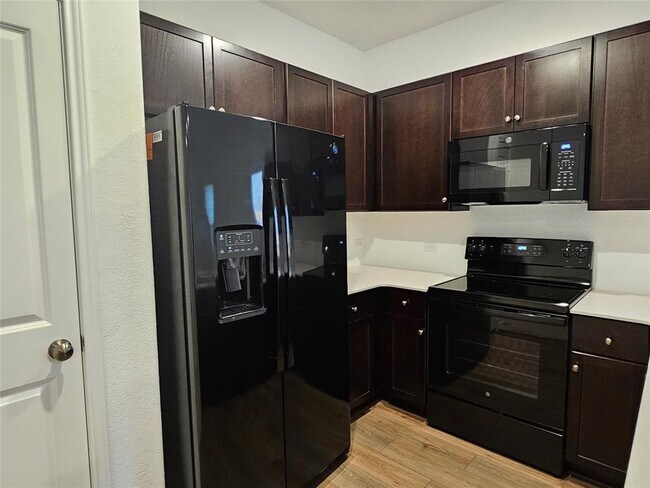 Building Photo - 128 Dollars Dr