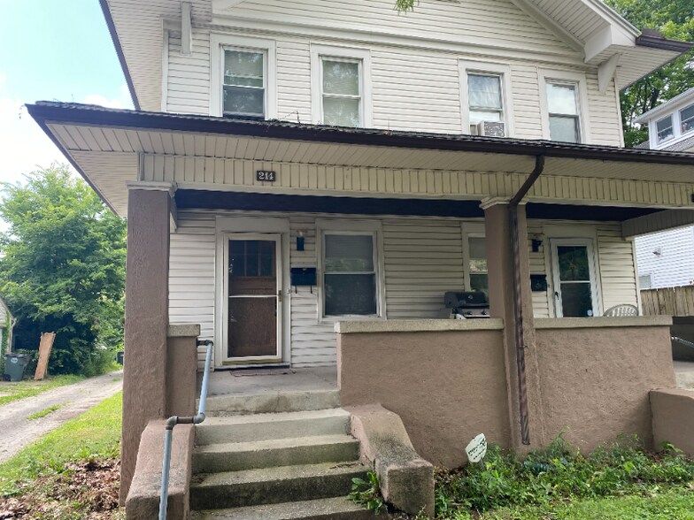 Primary Photo - 214 Kenwood Ave