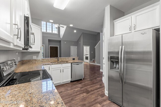 Building Photo - 108 Cypress Cir