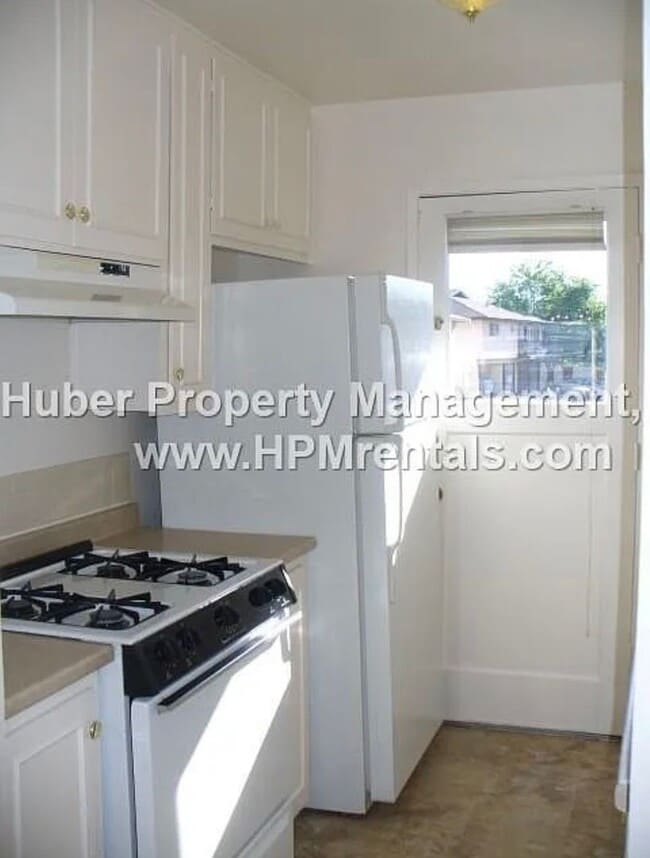 Building Photo - 3585 Sapphire Dr