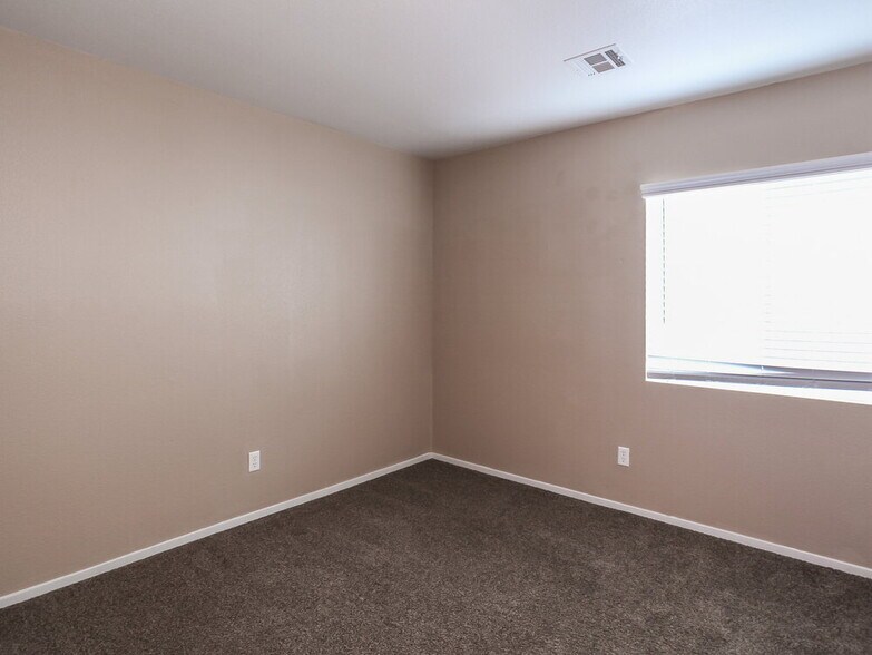 Building Photo - 5516 Cloudy Glen St