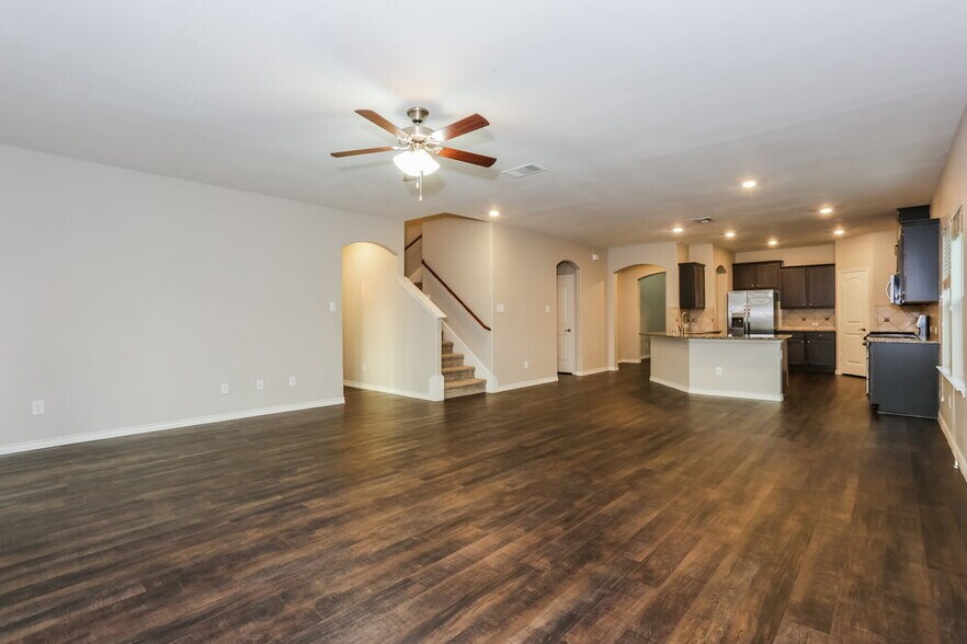 Building Photo - 3013 Colorado Dr