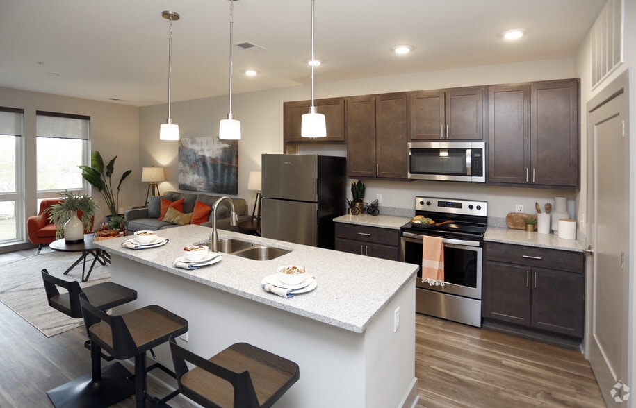 Kitchen/1BR, 1BA - 692 SF - River House
