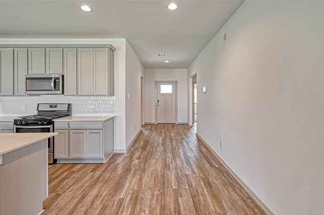 Building Photo - 815 Dahlia Petal Dr