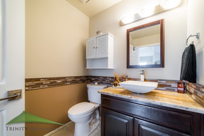 Building Photo - 567 Forrest Bluff