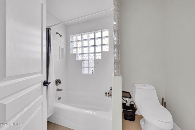 Building Photo - 6139 N 31st Ct