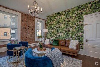 Building Photo - Charming Duplex in Dogtown