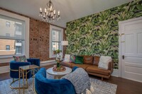 Building Photo - Charming Duplex in Dogtown