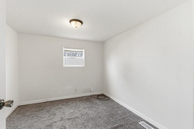 Building Photo - 107 Gumbo Dr