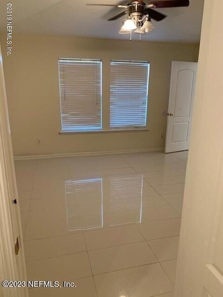 Building Photo - 4723 Pine Lake Dr