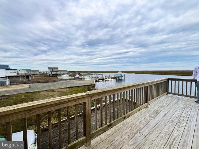 Building Photo - 448 Dock Rd