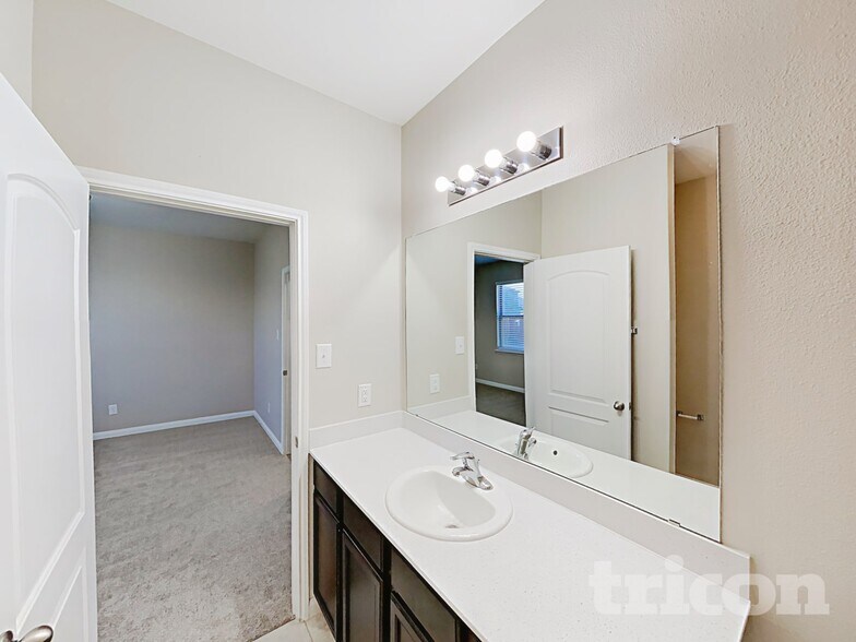Building Photo - 6008 Obsidian Creek Dr