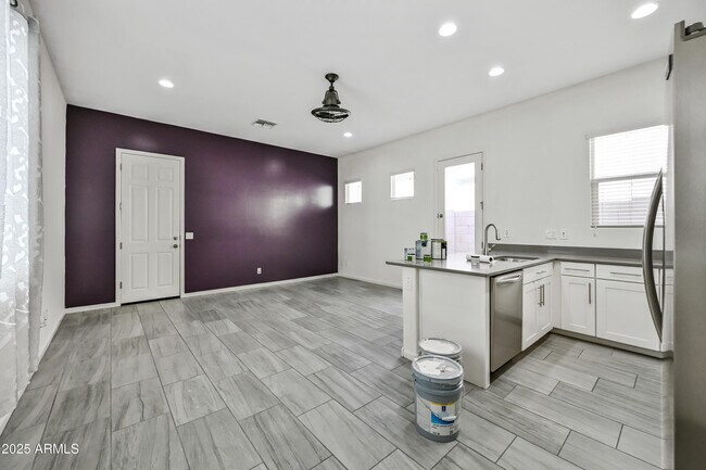 Building Photo - 10493 W Bronco Trail