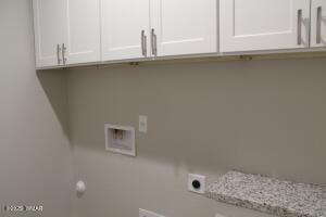 Building Photo - 1320 Lilly Ln