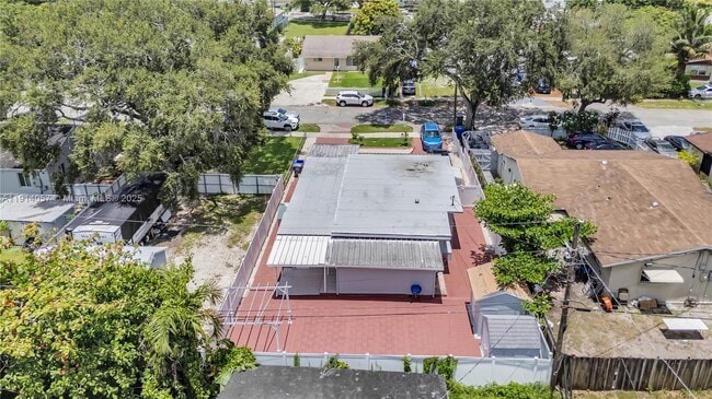 Building Photo - 6120 Hayes St