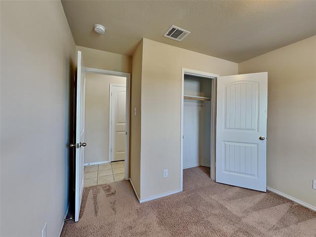 Building Photo - 407 Plum Dr