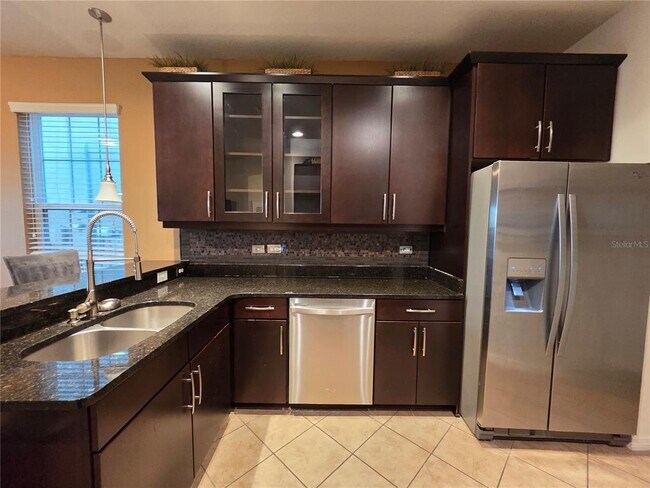 Building Photo - 11842 Silverlake Park Dr