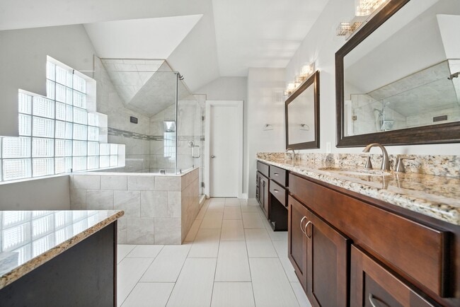 Building Photo - 9709 Riddlewood Ln