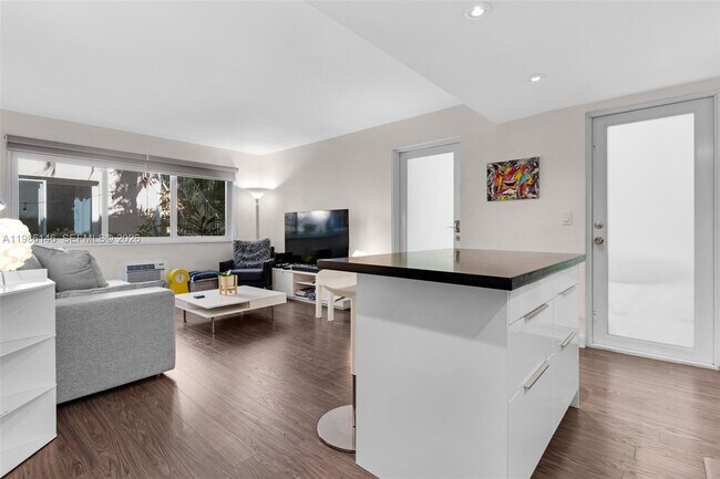 Building Photo - 1117 Meridian Ave