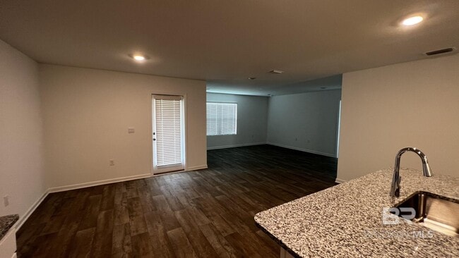 Building Photo - 13580 Cannes Ct