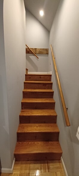 Building Photo - 313 West Ave