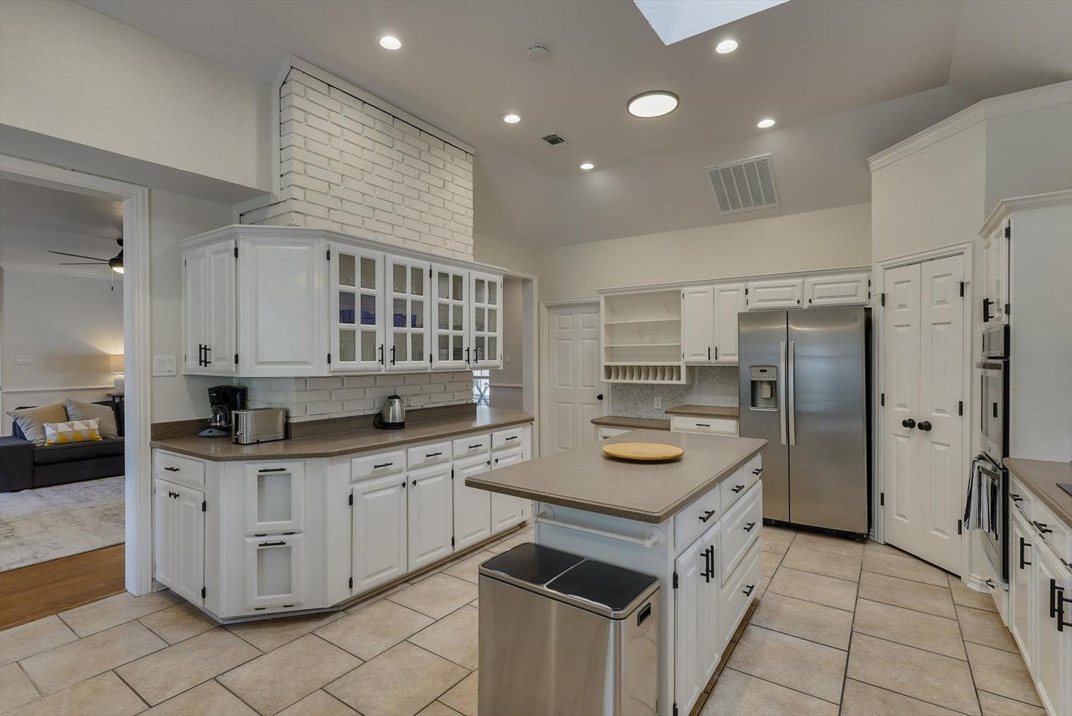 Building Photo - 7701 Ridgeway Ct