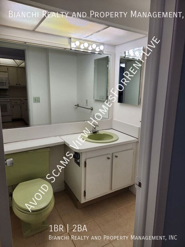 Building Photo - 4525 Cove Cir