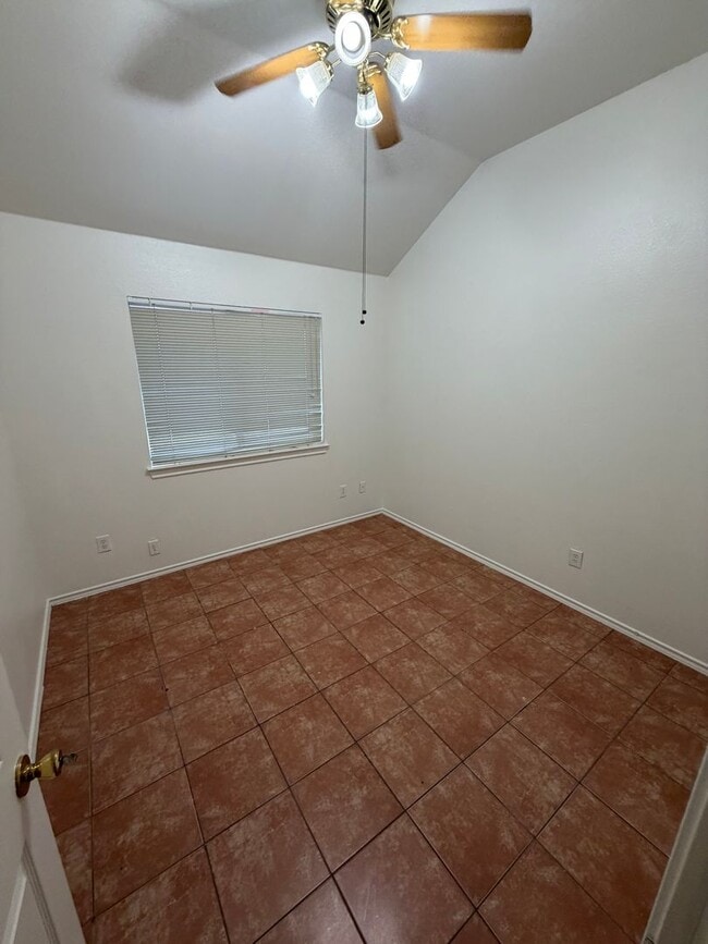 Building Photo - 1005 Chelsea Dr