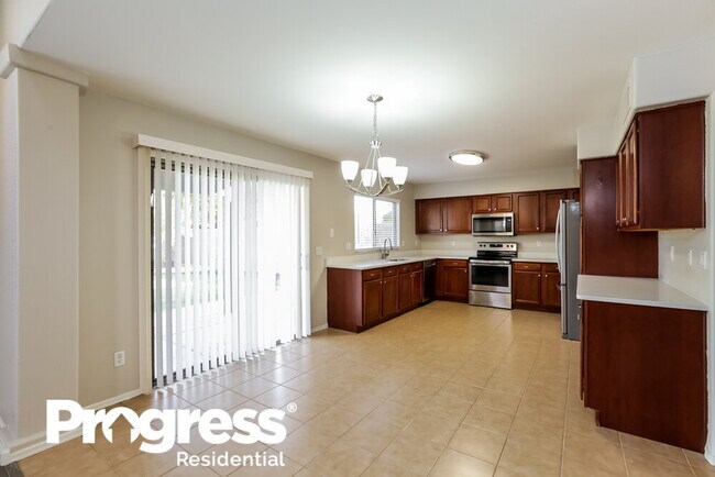 Building Photo - 5414 W Huntington Dr