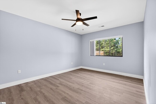 Building Photo - 1403 Lake Bowen Dam Rd