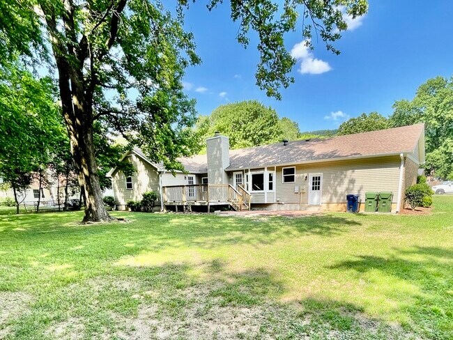 Building Photo - 13004 Astalot Dr SE