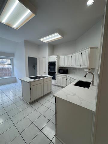 Building Photo - 1705 Bennington Dr