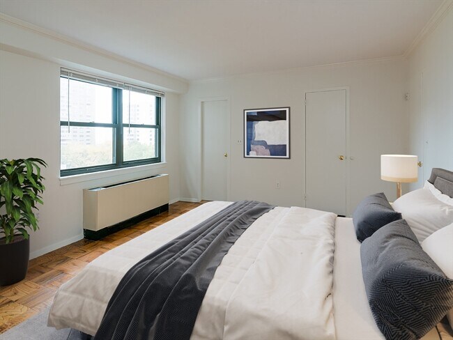 Building Photo - 9 Hawthorne Pl