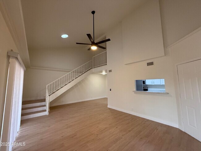 Building Photo - 1623 E Bluefield Ave