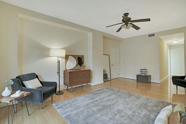 Building Photo - 207 Shearwater Ct W