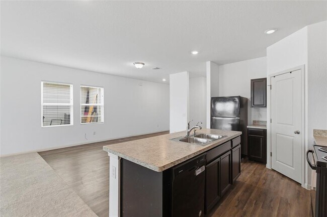 Building Photo - 211 Shiro Dr