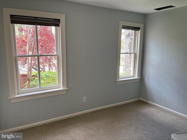 Building Photo - 413 Prince St