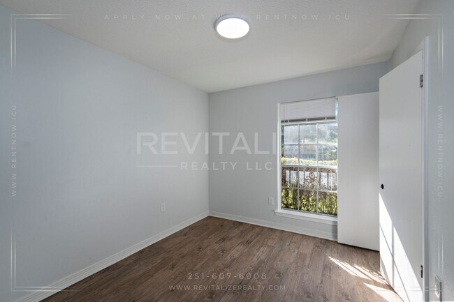 Building Photo - HALF-DEPOSIT SPECIAL! Updated 4 Bed 2 Bath Brick Home in West Mobile