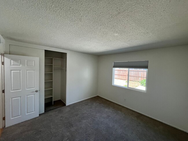 Building Photo - 1642 Alison Ave