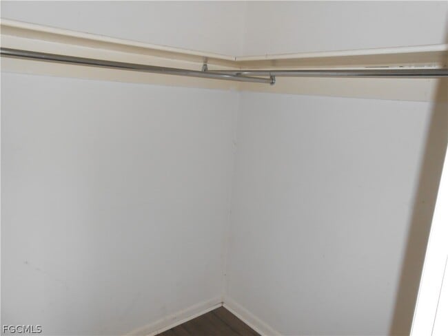 Building Photo - 1516 Lindale Cir