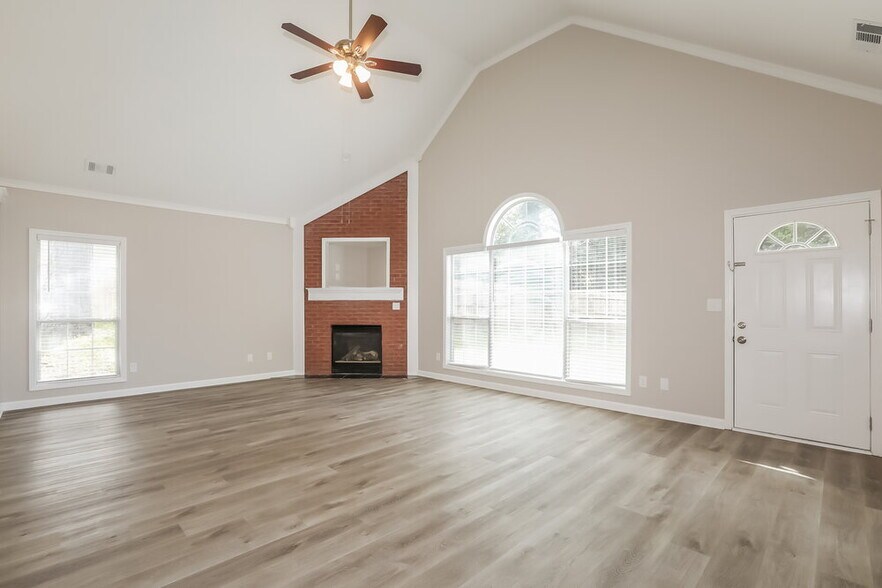 Building Photo - 25 Cindy Cir