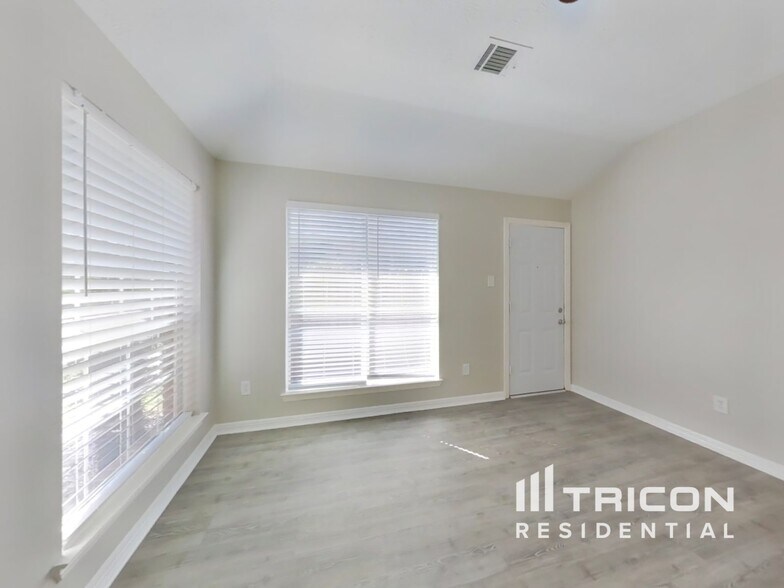 Building Photo - 24307 Hard Wood Dr