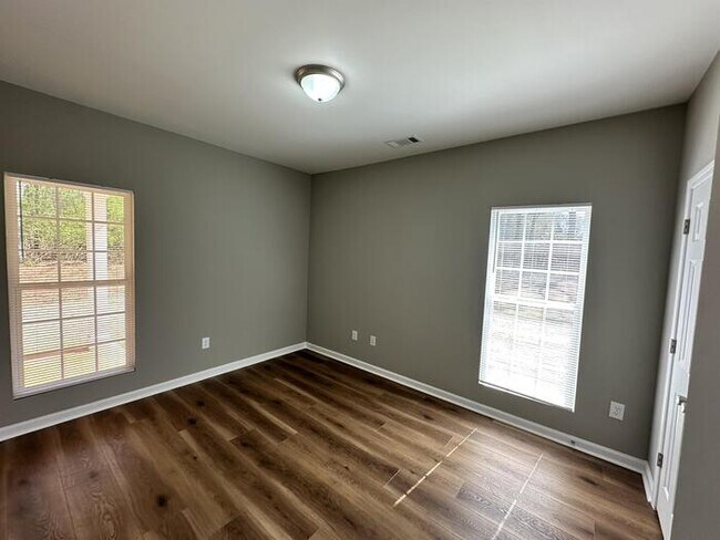 Building Photo - 294 Cedar Creek Rd