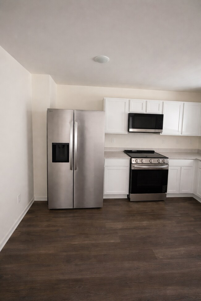 Building Photo - 516 Liberty Hall Dr