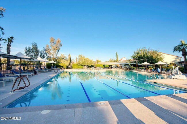 Building Photo - 12820 W La Vina Dr