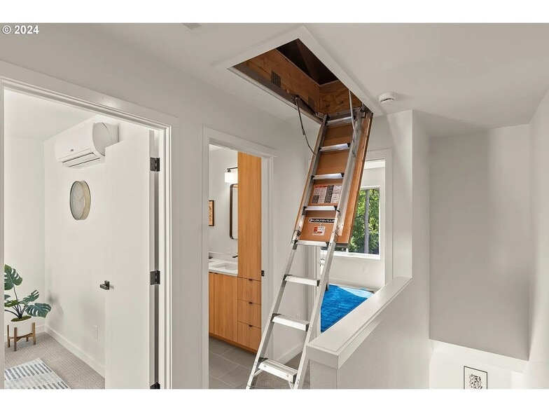 Building Photo - 1570 SE 50th Ave