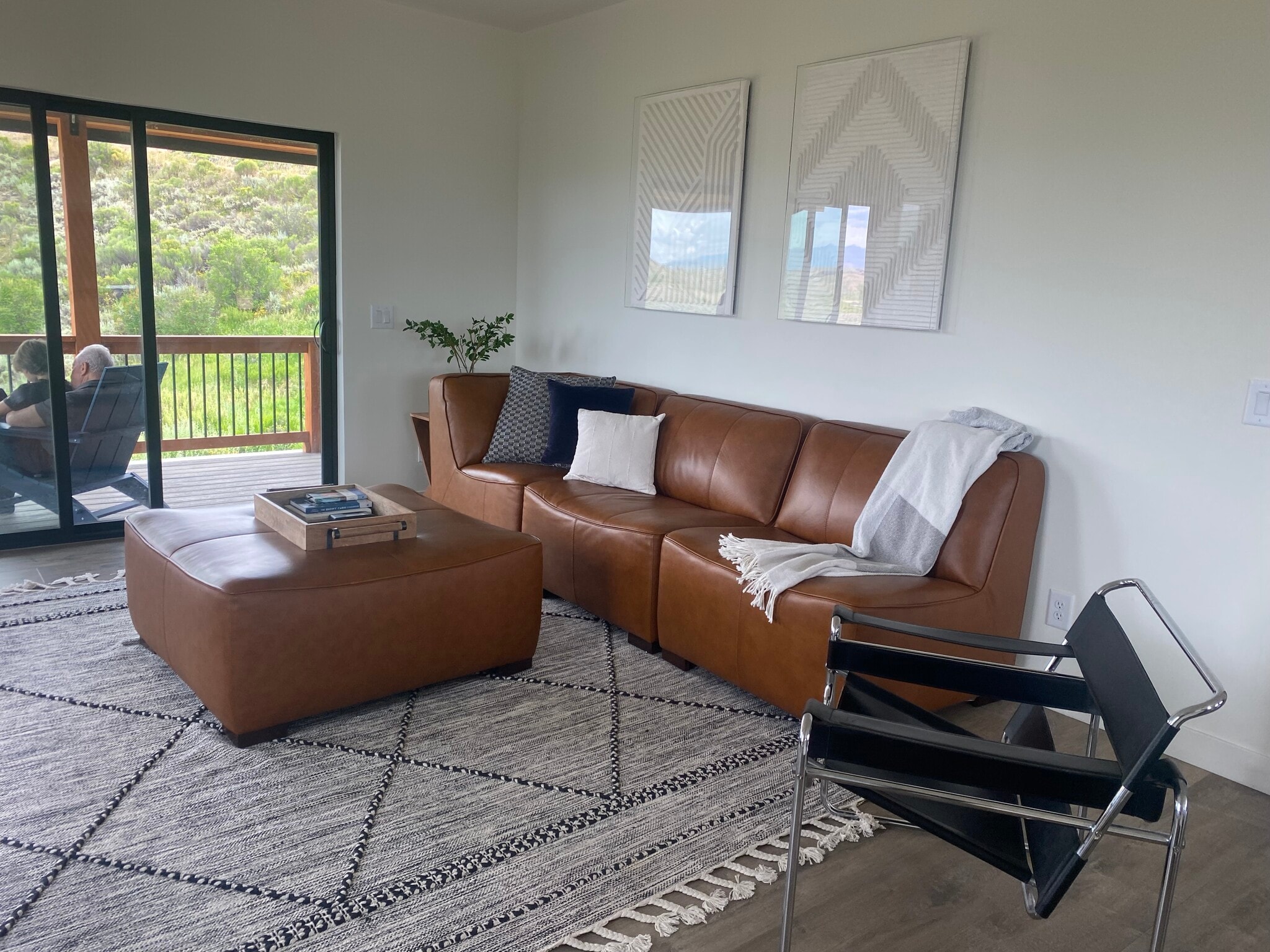 Building Photo - 18 Pine Dr