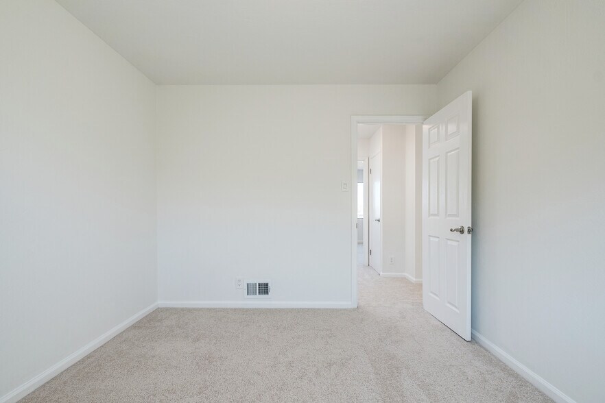Building Photo - 97 Canyon Dr