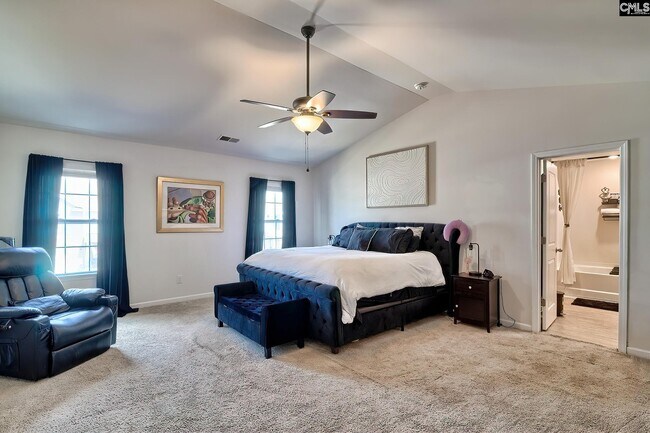 Building Photo - 660 Collett Dr