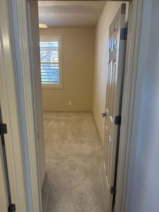 Building Photo - St. George Oasis